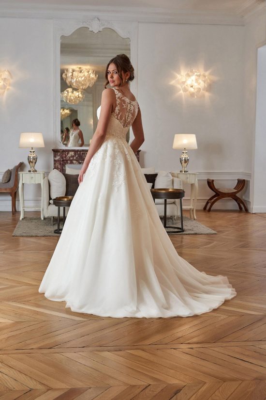 Robe EMERSON Collection 2022 by Couture Nuptiale. AD Couture