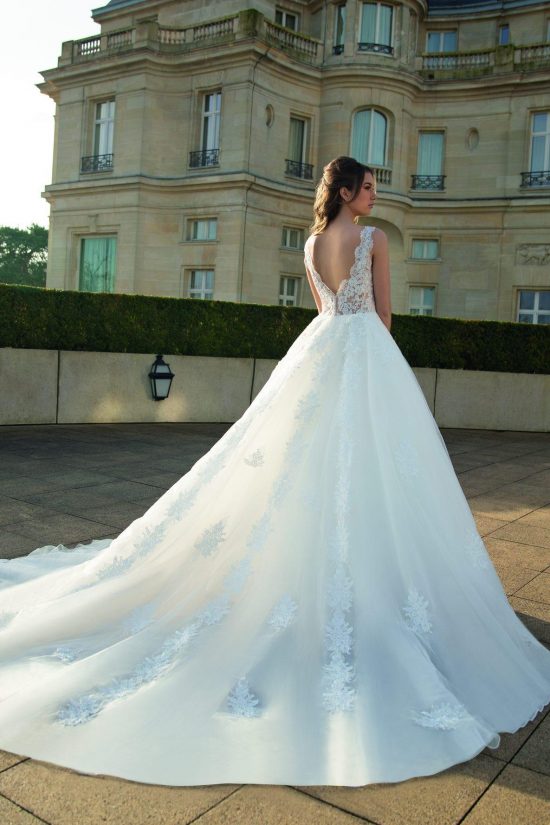 Robe de mariée Esmeralda by Pronuptia chez Elegance Nuptiale