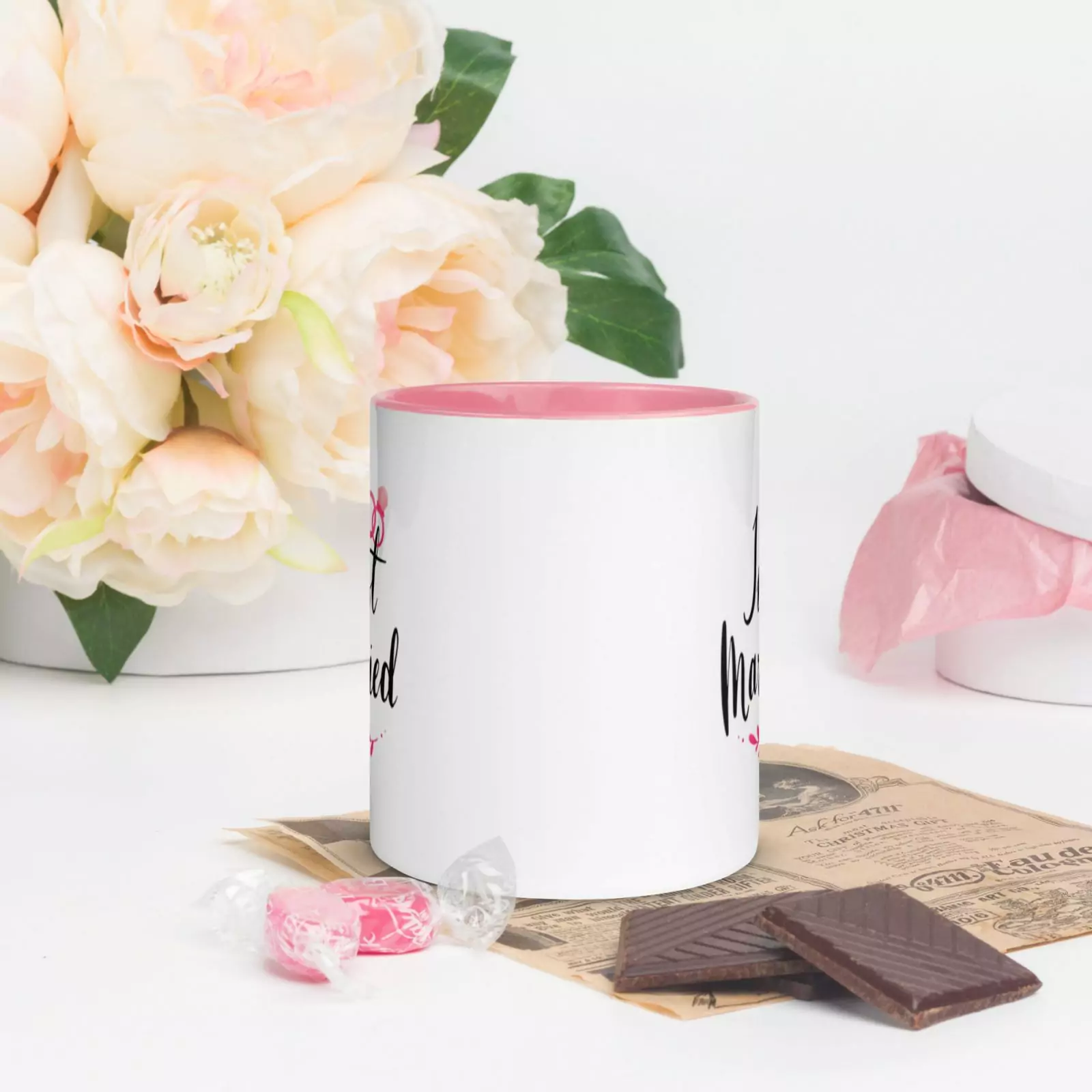 Mug Just Married à Intérieur Coloré – Image 12