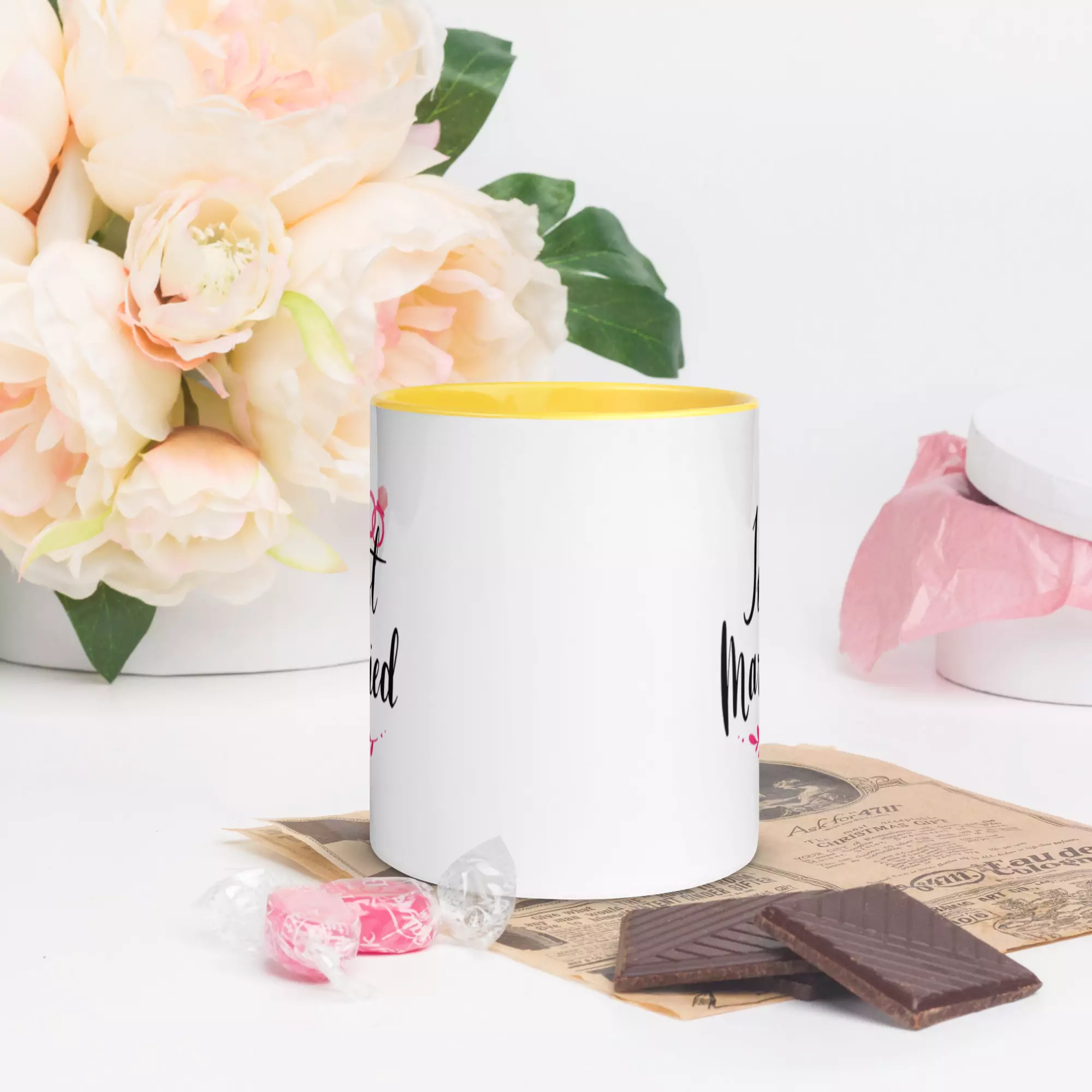 Mug Just Married à Intérieur Coloré – Image 15