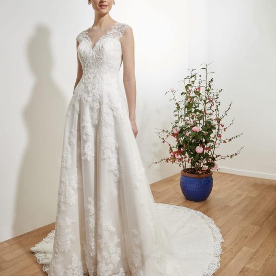 Robe de mariée TOUCHANTE 2024