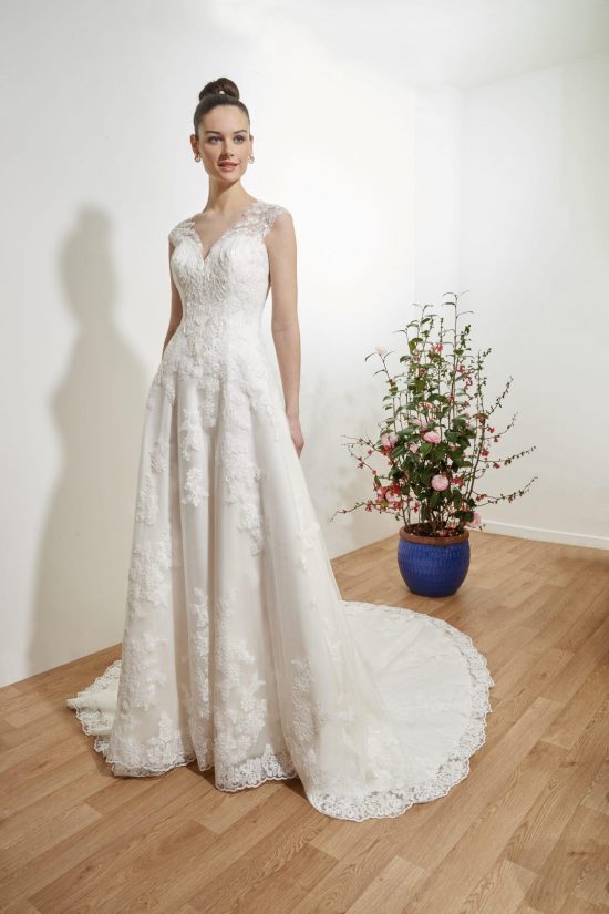 Robe de mariée TOUCHANTE 2024